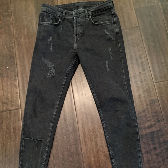 HR Distressed Jeans 🥰 - Picture 1 of 5